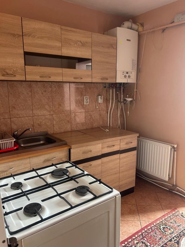 Apartament cu 3 camere  zona Liceul de Muzica