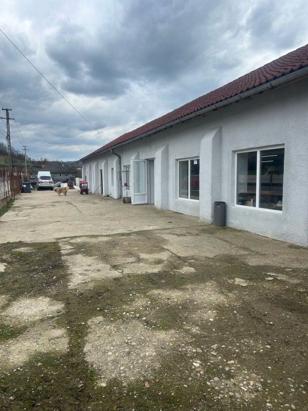 Spatiu comercial/industrial cu deschidere mare la soseaua Zalau- Jibou