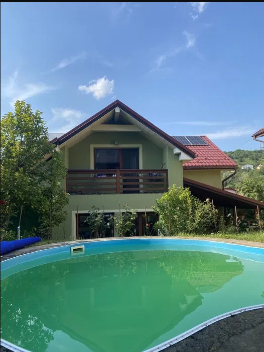 Casa finisata D+P+M cu 14 ari teren