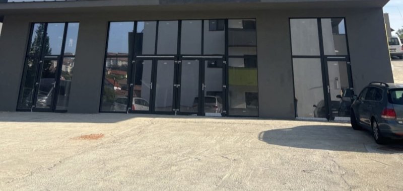 Spatiu comercial 320 mp