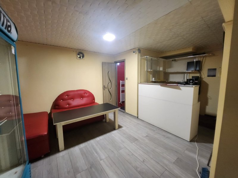 Spatiu comercial 68 mp
