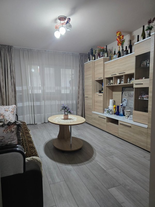 Apartament 2 camere finisat ,zona centrala
