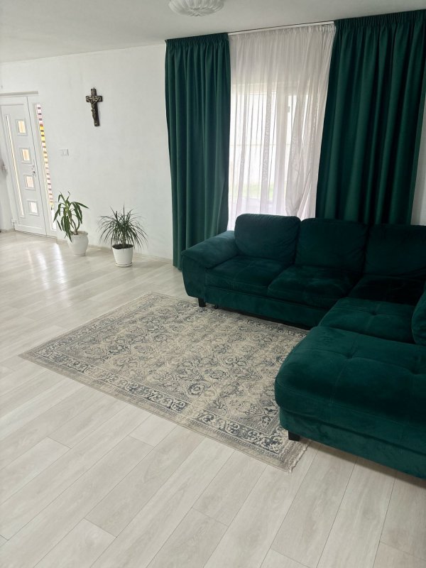 Casa 1 nivel finisata cu 7 ari teren