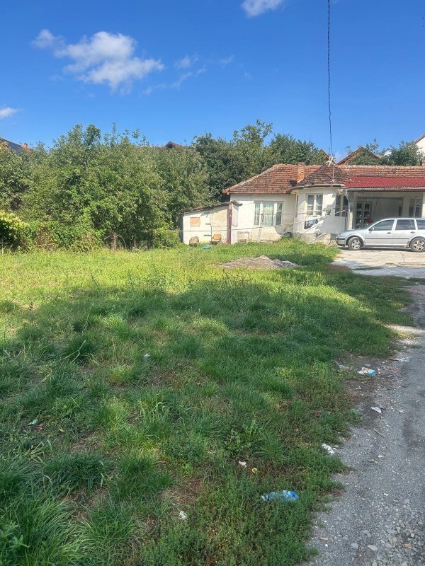 Casa zona Strada Crasnei cu 9 ari teren