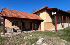 Casa la 12 km de Zalau  catre Cluj